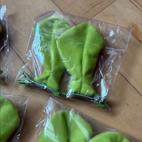 Set Of Five Clip On Shrek Ears - Picture 2 of 3